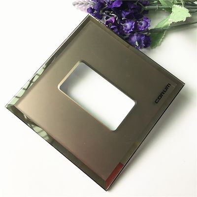 Role Máquina de corte de perfuração a laser de vidro de grande formato para aplicações personalizadas