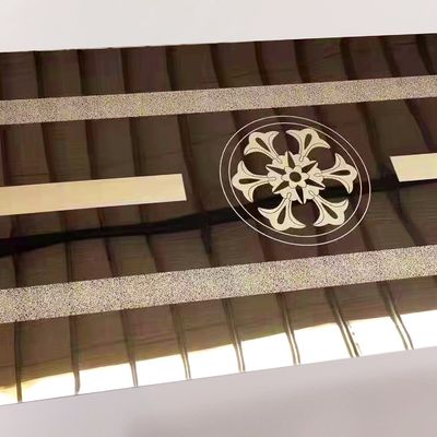 Laser CNC de gravação em rede para a maior placa de aço inoxidável decorativa colorida do mundo