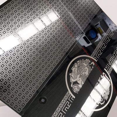 Máquina de marcação a laser de fibra de 1325 nm para objetos metálicos Padrões de elevador personalizados