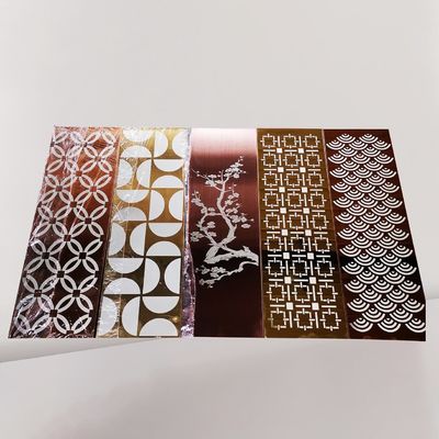 Máquina de gravação de aço inoxidável de engenheiro estrangeiro para gravação completa em folha decorativa