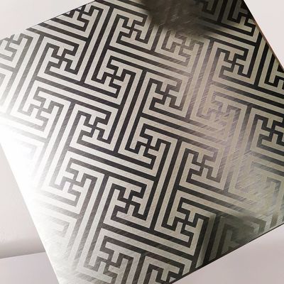 Máquina de gravação de aço inoxidável de engenheiro estrangeiro para gravação completa em folha decorativa