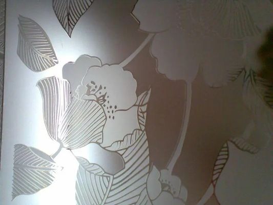 Máquina de gravação de lâmina de laser vertical de vidro para arte